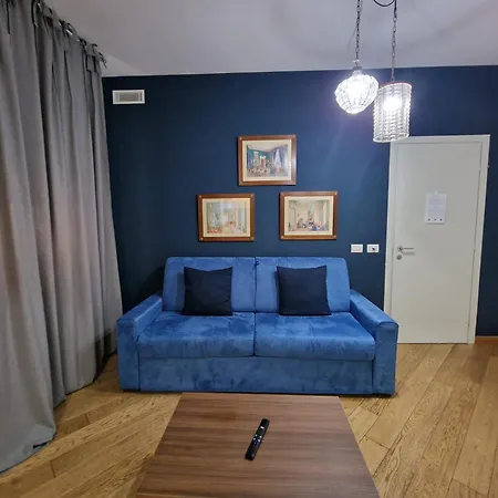 U Apartment